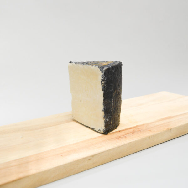 Queso Tre Latti Lari